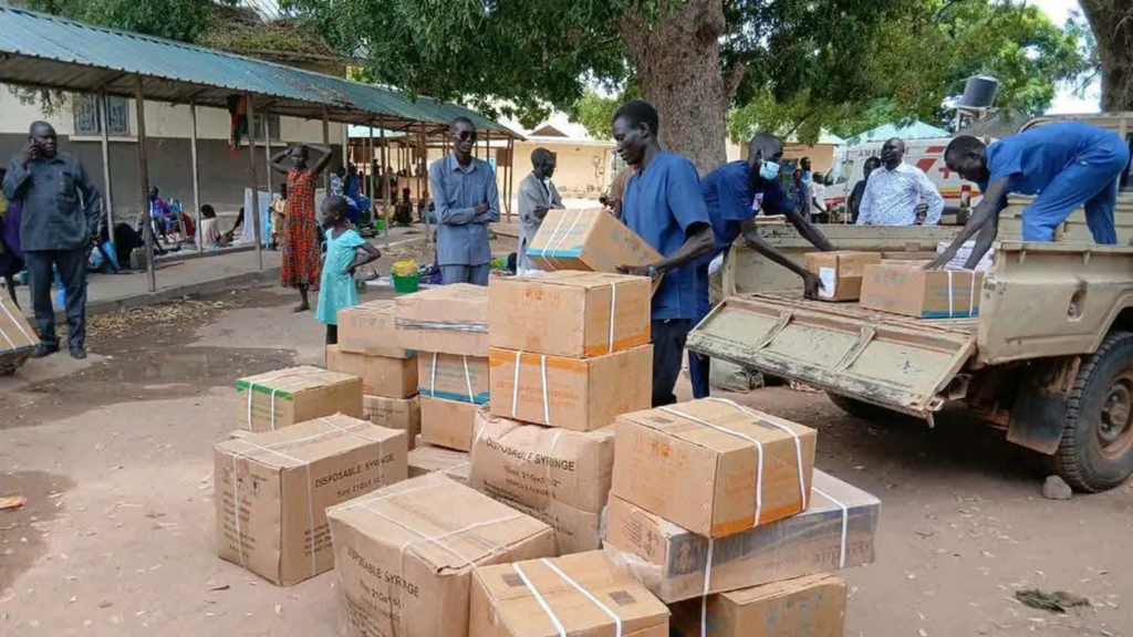 Western Bahr el Ghazal donates medical supplies to Lakes State